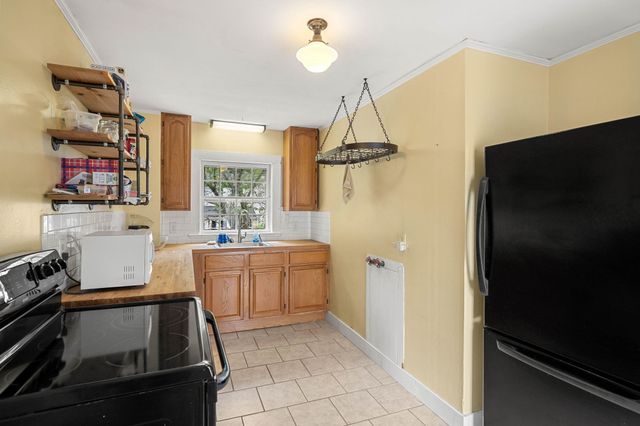 217 Main St, Groton, MA 01450
