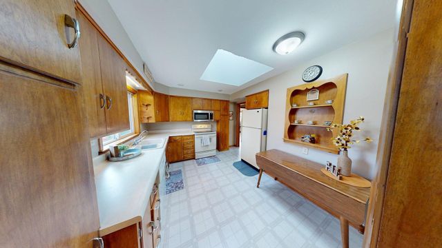 504 19th Avenue SW, Willmar, MN 56201