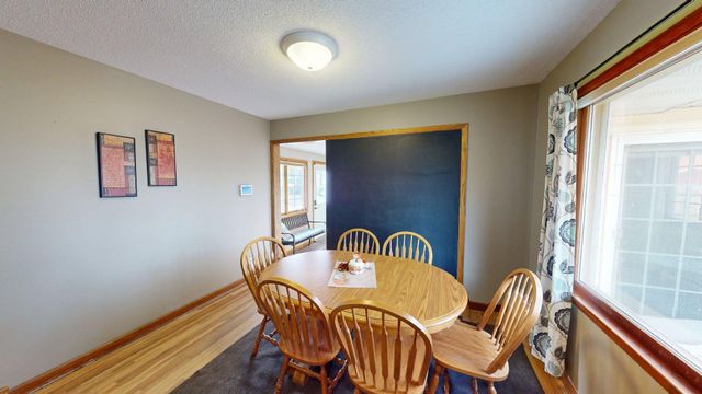 504 19th Avenue SW, Willmar, MN 56201