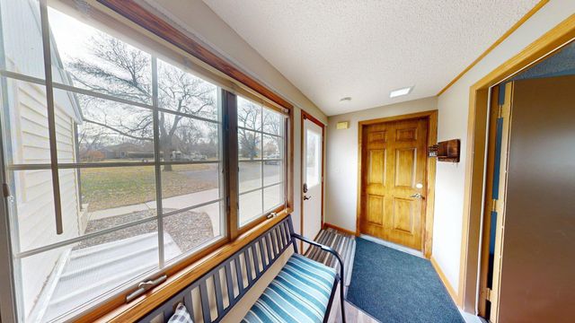 504 19th Avenue SW, Willmar, MN 56201