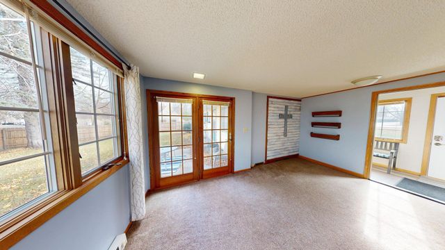 504 19th Avenue SW, Willmar, MN 56201