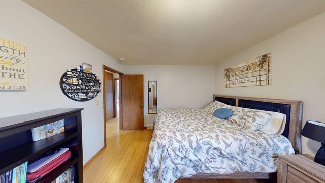 504 19th Avenue SW, Willmar, MN 56201