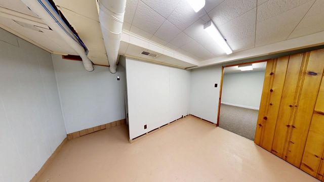 504 19th Avenue SW, Willmar, MN 56201