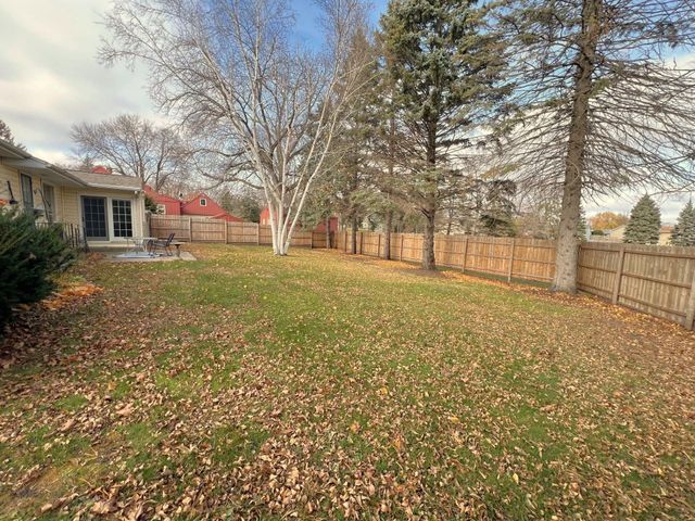 504 19th Avenue SW, Willmar, MN 56201