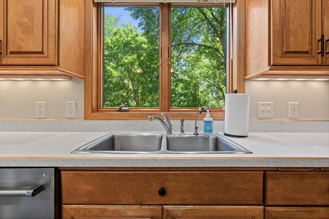 12852 Essex Way, Apple Valley, MN 55124