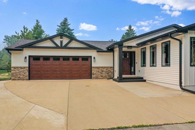2305 JESSE LANE, Suamico, WI 54313