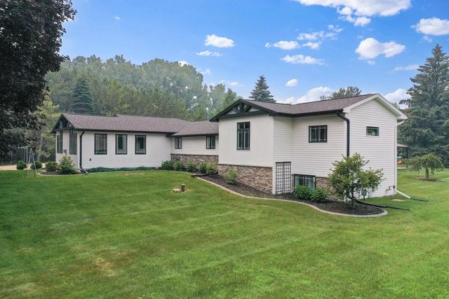 2305 JESSE LANE, Suamico, WI 54313