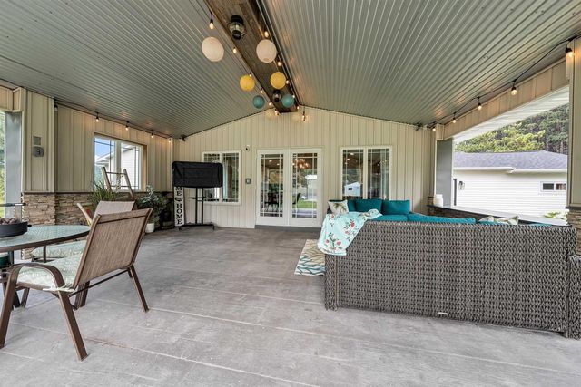 2305 JESSE LANE, Suamico, WI 54313