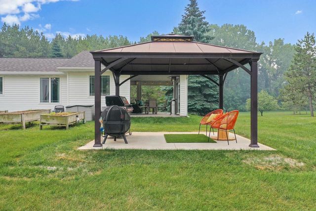 2305 JESSE LANE, Suamico, WI 54313