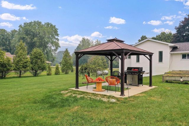 2305 JESSE LANE, Suamico, WI 54313