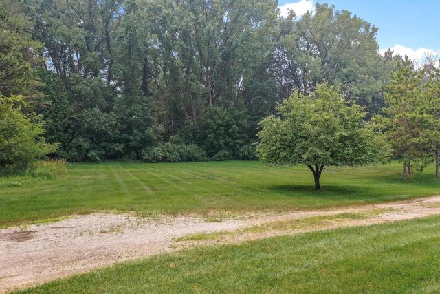 2305 JESSE LANE, Suamico, WI 54313