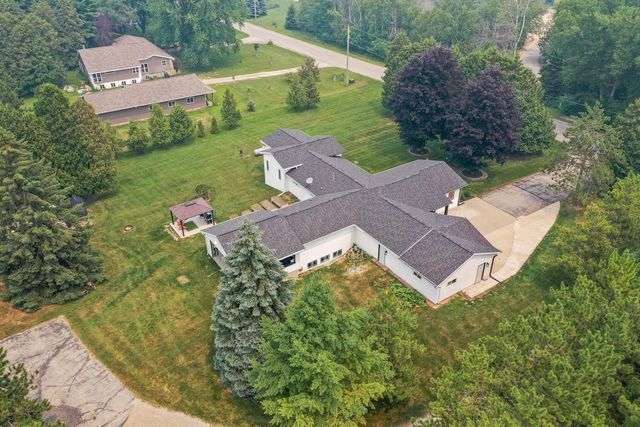 2305 JESSE LANE, Suamico, WI 54313