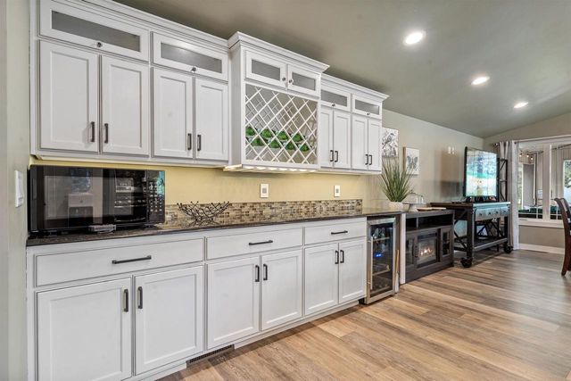 2305 JESSE LANE, Suamico, WI 54313