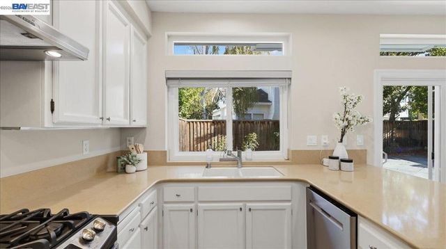 34480 Alberta Ter, Fremont, CA 94555