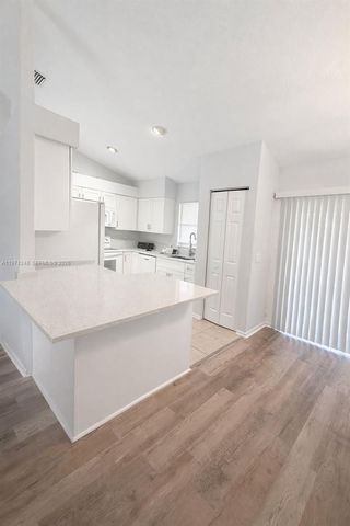 1518 SENIOR CT, Lehigh Acres, FL 33971