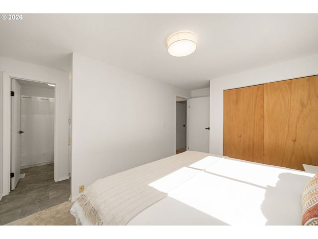2450 Sw 178TH Ave, Beaverton, OR 97003