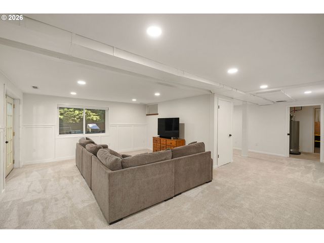 2450 Sw 178TH Ave, Beaverton, OR 97003