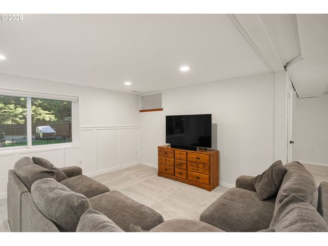 2450 Sw 178TH Ave, Beaverton, OR 97003