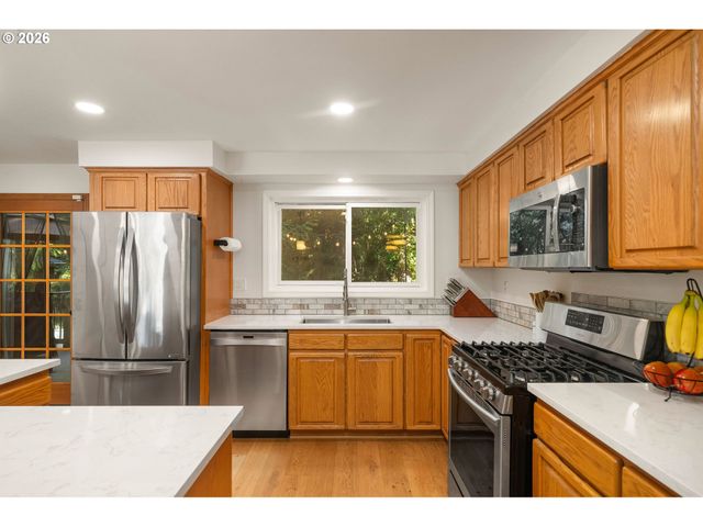 2450 Sw 178TH Ave, Beaverton, OR 97003