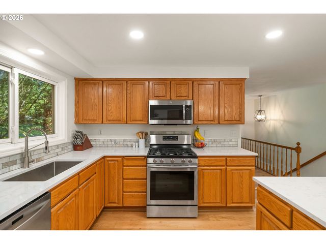 2450 Sw 178TH Ave, Beaverton, OR 97003