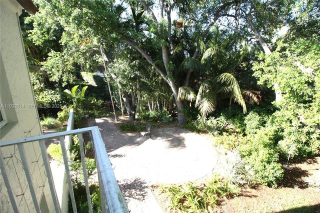 6750 Granada Boulevard, Coral Gables, FL 33146