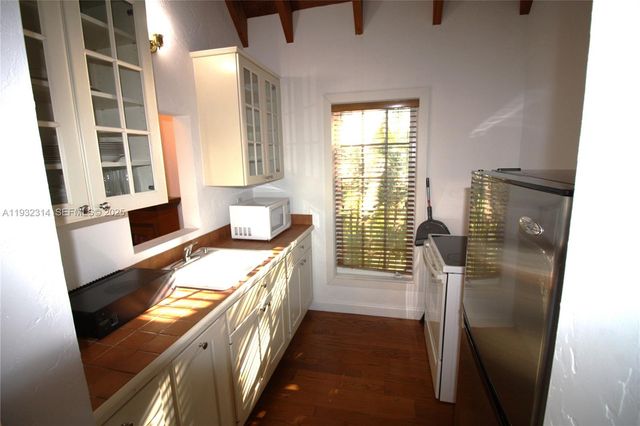 6750 Granada Boulevard, Coral Gables, FL 33146
