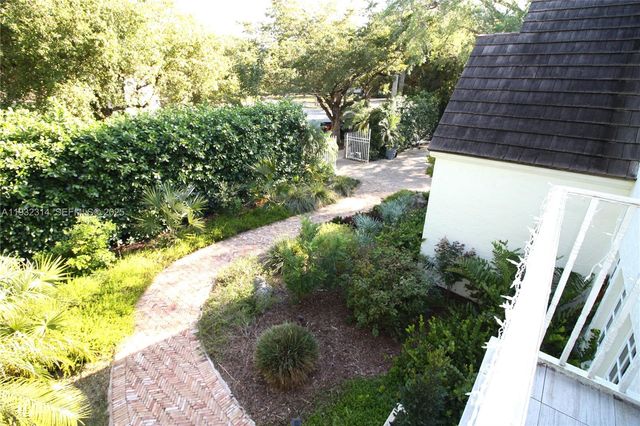 6750 Granada Boulevard, Coral Gables, FL 33146