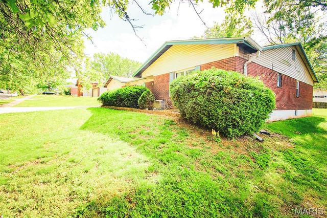 12783 Stoneridge Drive, Black Jack, MO 63033
