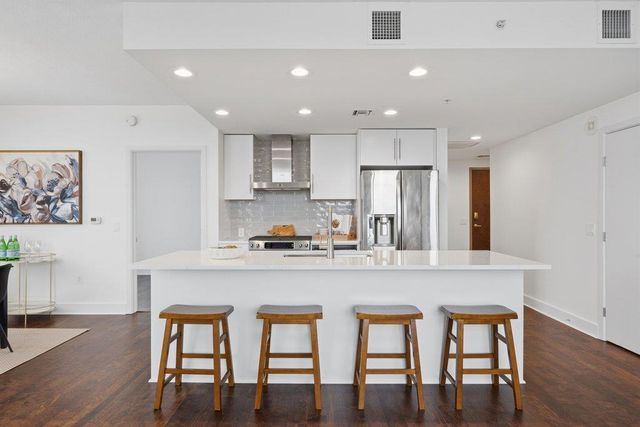 300 Bowie ST 1101, Austin, TX 78703