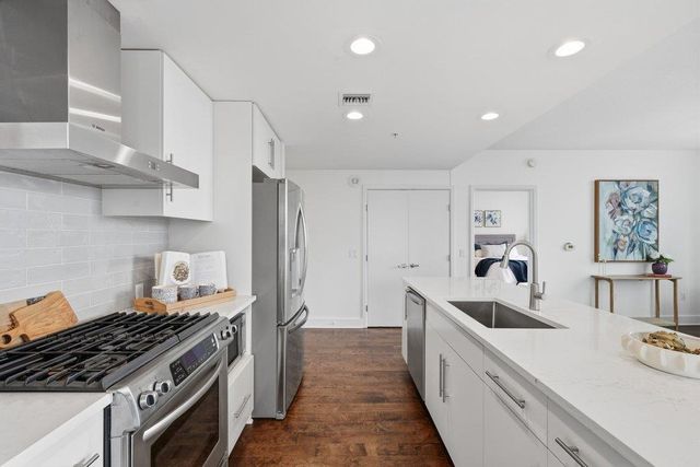 300 Bowie ST 1101, Austin, TX 78703