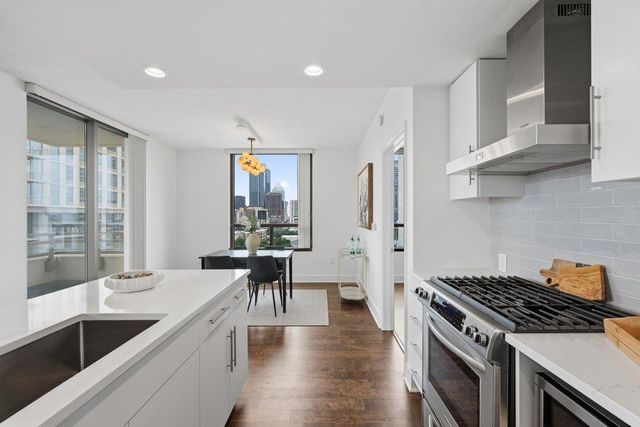 300 Bowie ST 1101, Austin, TX 78703