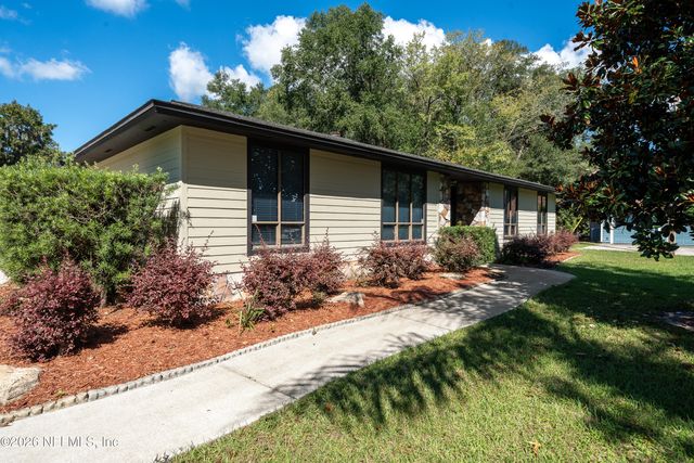 1028 LAKE ASBURY Drive, Green Cove Springs, FL 32043