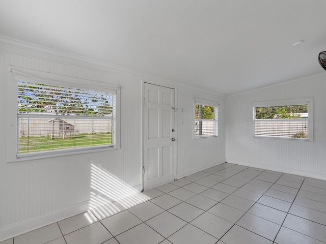 2375 16th Avenue SW, Vero Beach, FL 32962