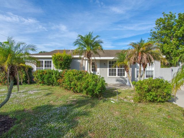 2375 16th Avenue SW, Vero Beach, FL 32962