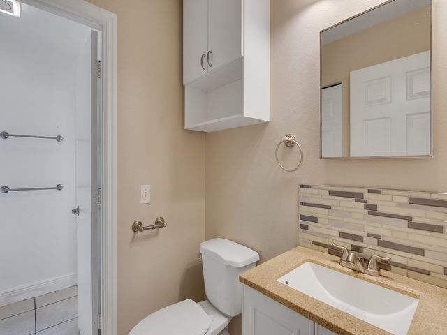 2375 16th Avenue SW, Vero Beach, FL 32962