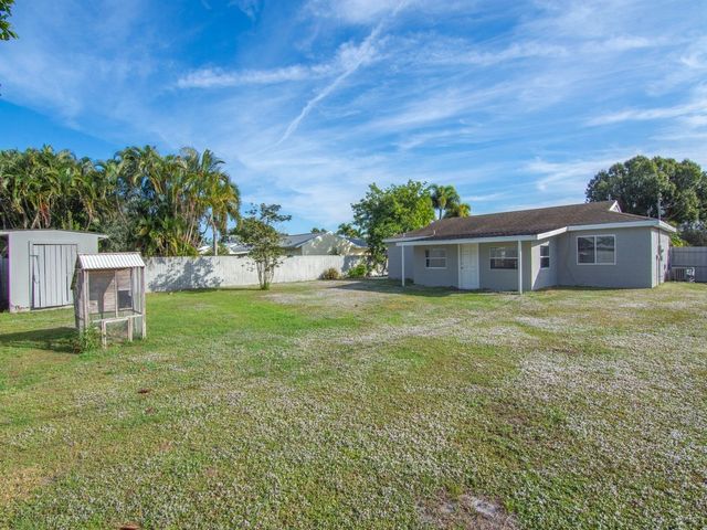 2375 16th Avenue SW, Vero Beach, FL 32962
