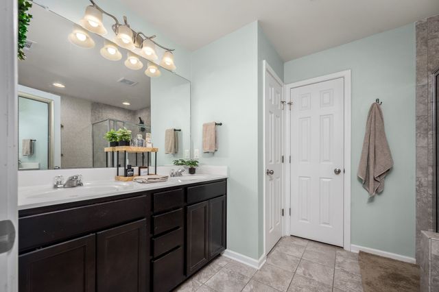 145 Slaters Dr, Lebanon, TN 37087