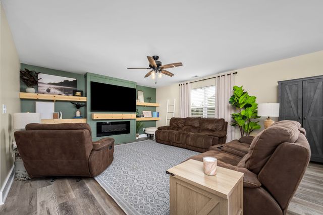 145 Slaters Dr, Lebanon, TN 37087