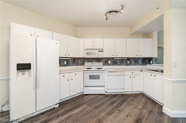 2408 Millcreek LN 104, Naples, FL 34119