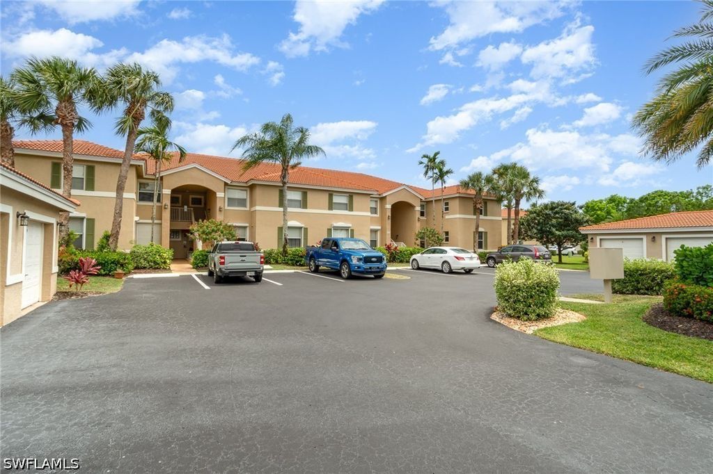 2408 Millcreek LN 104, Naples, FL 34119