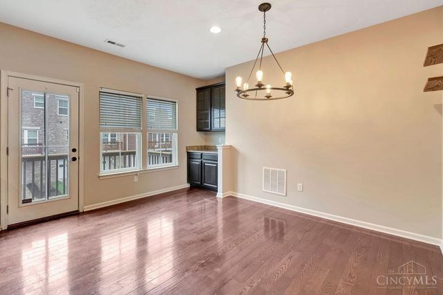 9563 Cobblestone Walk, West Chester, OH 45069