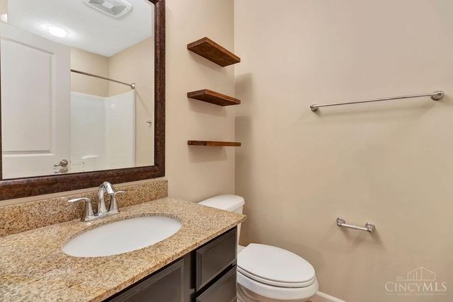 9563 Cobblestone Walk, West Chester, OH 45069