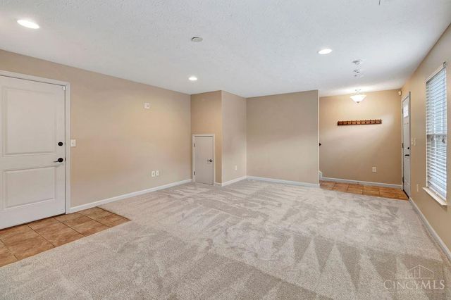 9563 Cobblestone Walk, West Chester, OH 45069