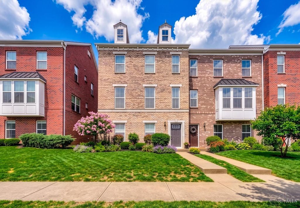 9563 Cobblestone Walk, West Chester, OH 45069