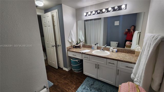 11601 SW 2nd St 21202, Pembroke Pines, FL 33025