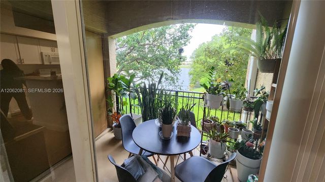 11601 SW 2nd St 21202, Pembroke Pines, FL 33025