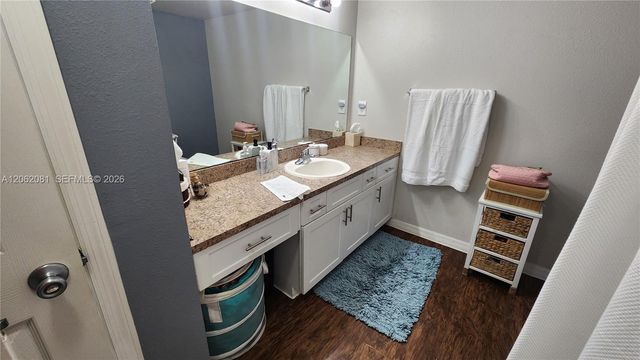 11601 SW 2nd St 21202, Pembroke Pines, FL 33025