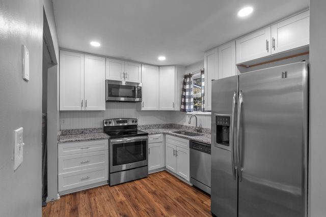 222 Mark Spitz Dr, Clarksville, TN 37042