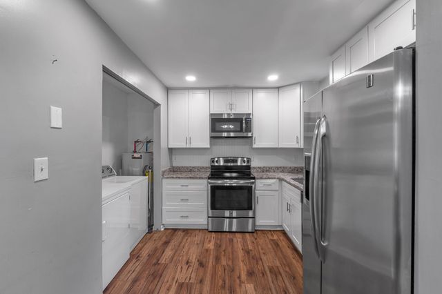 222 Mark Spitz Dr, Clarksville, TN 37042