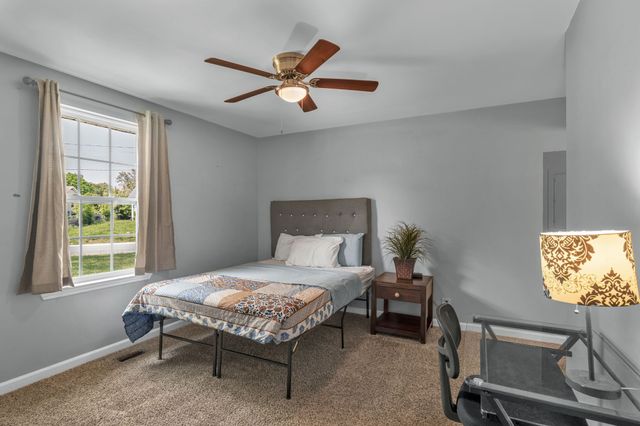 222 Mark Spitz Dr, Clarksville, TN 37042